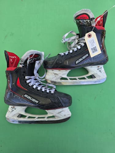 Junior Bauer Vapor 3X Pro Hockey Skates Regular Width Size 3.5