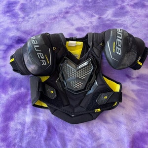 Medium Junior Bauer Supreme 3S Pro Shoulder Pads (Used)