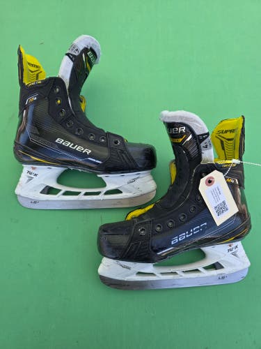 Intermediate Bauer Supreme M4 Hockey Skates Size 4.5 Fit 1