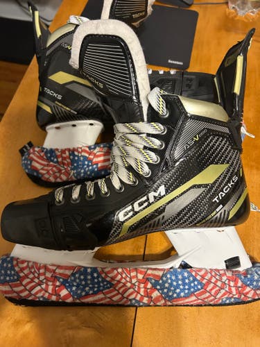 Black 2025 CCM AS-V Pro Hockey Skates 9.5 (New)