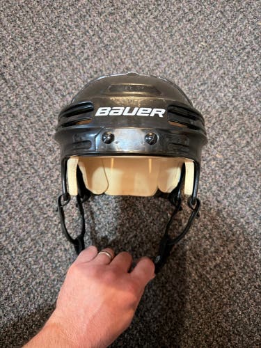 Medium Bauer 4500 Helmet (Used)