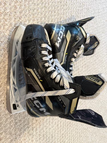Black/Gray 2022 CCM Tacks AS-570 Hockey Skates Regular Width 6.5 (Used)