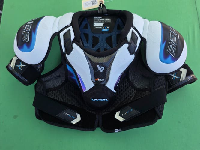 Medium Intermediate Bauer Vapor Flylite Shoulder Pads