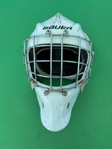 White Senior Medium/Large Bauer Profile 930 Goalie Mask