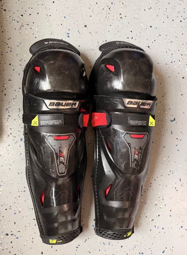 Senior Bauer Vapor 3X 16" Shin Pads (Used)