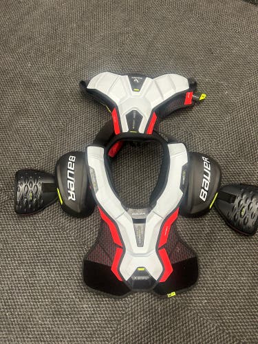 Large Intermediate Bauer Vapor Hyperlite Shoulder Pads (New)