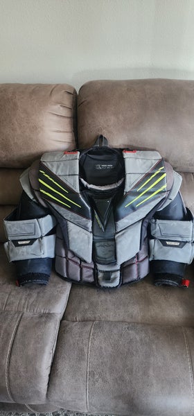 Medium Bauer Hyperlite Goalie Chest Protector