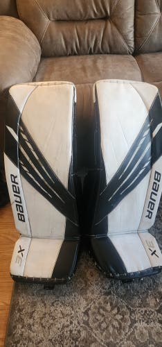 Senior Medium Bauer Vapor 3X Goalie Leg Pads (Used)