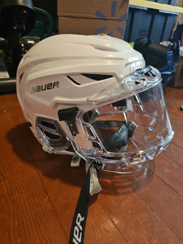 Small Bauer Hyperlite 2 Helmet (Used)