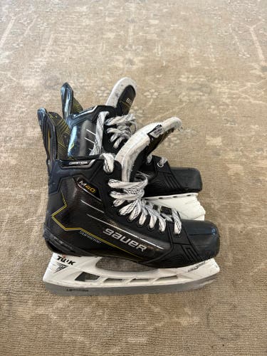 Black/Yellow 2024 Bauer Supreme M40 Hockey Skates Narrow Width 9 (Used)