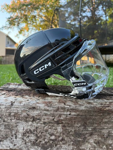 Medium CCM Tacks 720 Helmet with Bubble