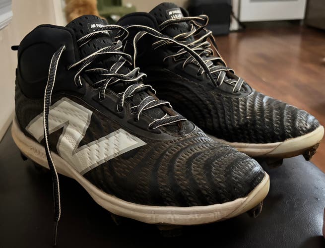 Black Men's Size M 11.0 (W 12.0) New Balance 4040v7 Molded Cleats (Used)