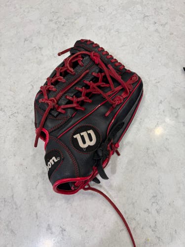 Wilson A700 RH Outfield Baseball Glove 12" (Used)