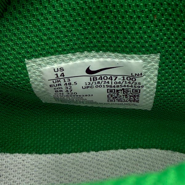 Nike Alpha Menace Oregon Ducks Team Issued PE Football  display picture 2