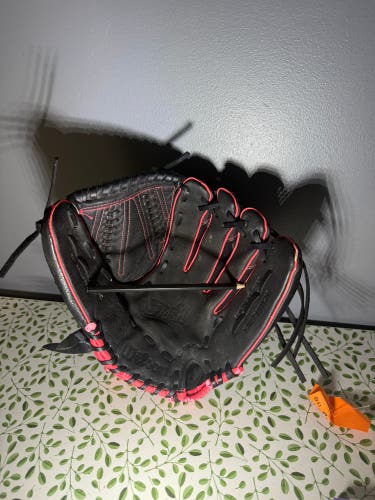 Wilson Flash RH Softball Glove 12" (Used)