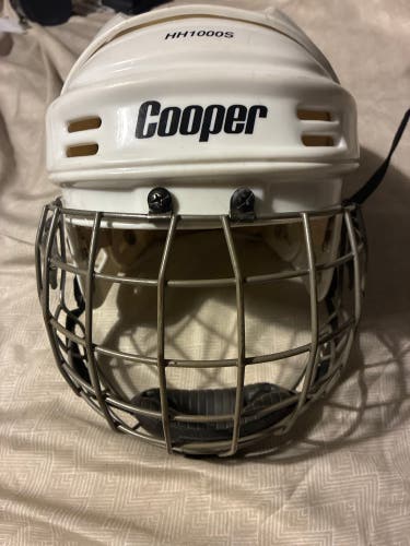 (Used) Cooper HH1000S Hockey Helmet