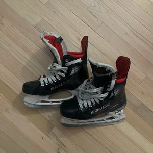 Black/Gray 2023 Bauer Vapor X4 Hockey Skates Regular Width 8.5 (Used)