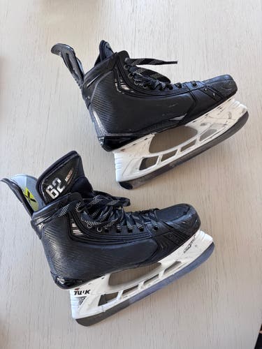 Brandon Montour Bauer Vapor Hyperlite 2 Skates Pro Stock Seattle Kraken
