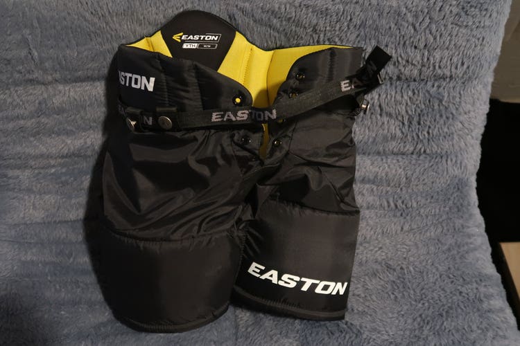 Youth Medium Easton Hockey Pants (Used)