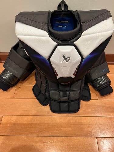 Medium Bauer Vapor Flylite Goalie Chest Protector (Used)