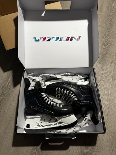 Blue 2026 CCM Vizion Hockey Skates Narrow Width 7 (New)