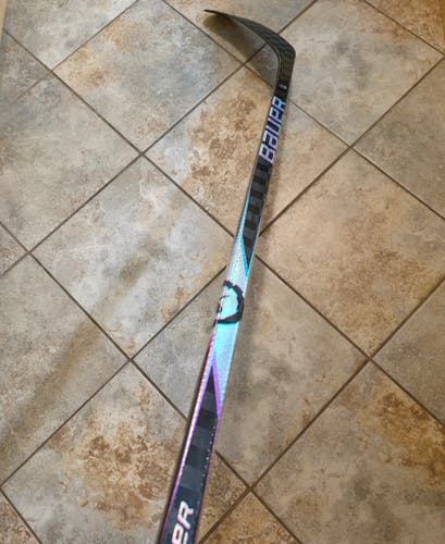 Sr Bauer Proto2 RH Hockey Stick P92M 82 Flex Pro Stock (Like New)