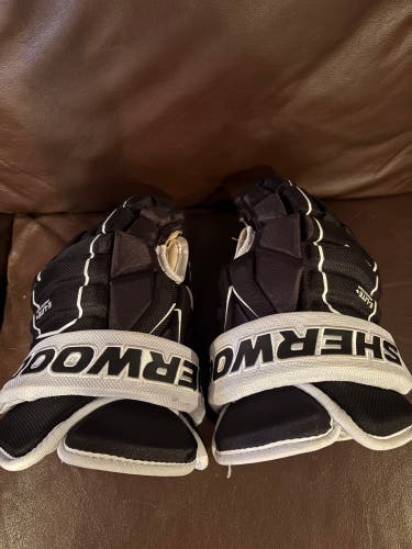 Sher-Wood 9950 Pro Gloves 14" (Used)