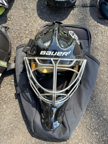 Senior Small Bauer Goalie Mask (Used)