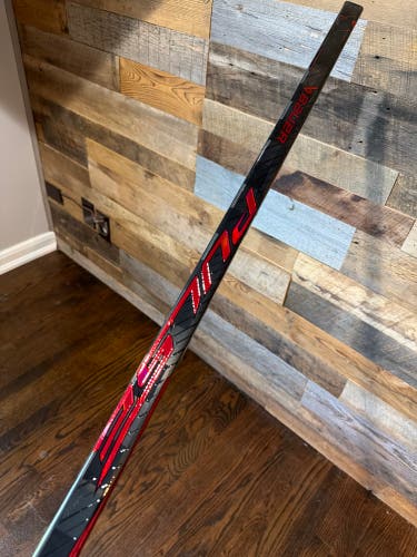 Senior Bauer Pulse Right Handed Hockey Stick P28 70 Flex (New)