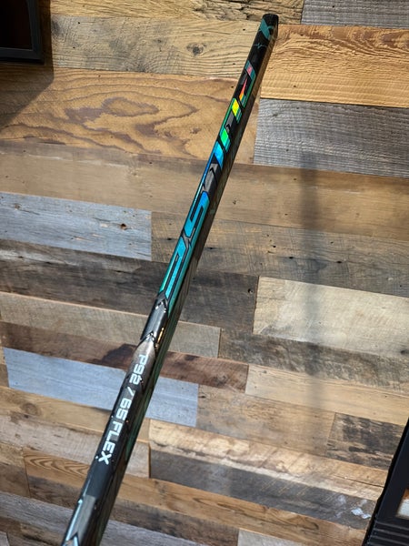 Intermediate Bauer Pulse Right Handed Hockey Stick P92 65 Flex (New)