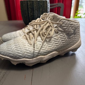 Men's Size M 8.0 (W 9.0) Under Armour Hammer Mid Top Molded Cleats (Used)