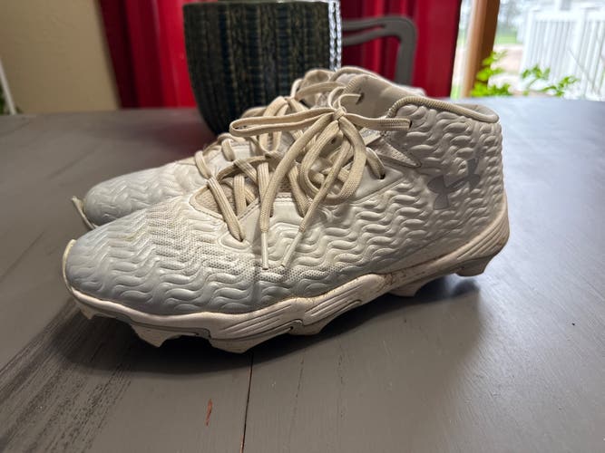 Men's Size M 8.0 (W 9.0) Under Armour Hammer Mid Top Molded Cleats (Used)