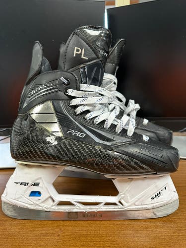 Black True Catalyst Pro Hockey Skates 8 (Used)