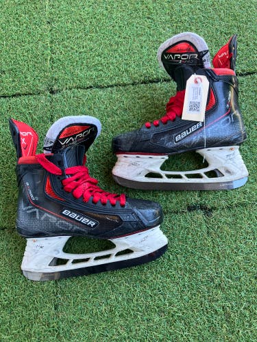 Intermediate Bauer Vapor 3X Pro Hockey Skates 6 Fit 1 (Used)
