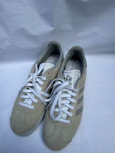 Adidas Gazelle Spikeless Golf Shoes – Women’s Size 8