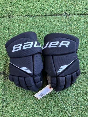Black Junior Bauer Lil Sport Gloves 11" (Used)