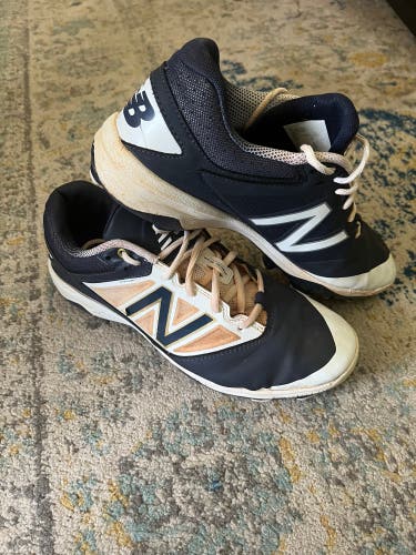 Blue Men's Size M 9.5 (W 10.5) Adult New Balance 4040v7 Low Top Molded Cleats (Used)