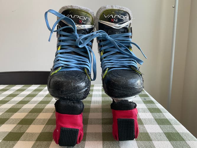 Bauer Vapor X4 Skates Size 3.5 Bundle: Comfy Aetrex Insoles, New Blue Waxed Laces & Red Skate Guards