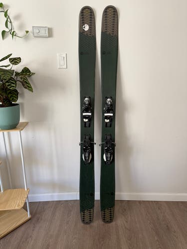 Unisex 2020 Rossignol Powder 172 cm Skis With Bindings (Used)