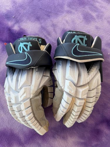 UNC Nike Vapor Elite Gloves - Navy to White Fade