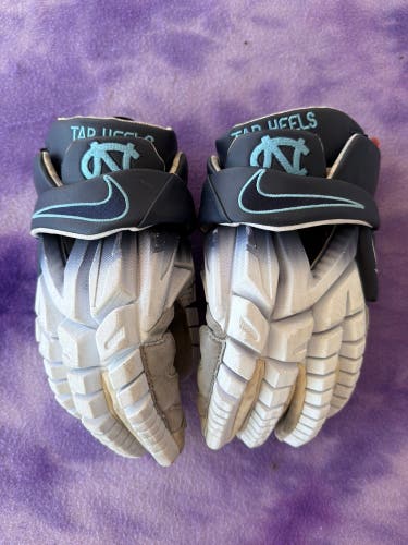 UNC Nike Vapor Elite Gloves - Navy to White Fade