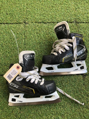 Youth CCM Super Tacks 9370 Hockey Goalie Skates Regular Width 13 (Used)