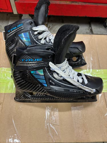 2024 True Hockey Goalie Skates Regular Width Pro Stock 9 (Used)