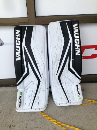 Junior 24"+2 Vaughn Ventus SLR3 Goalie Leg Pads (Used)
