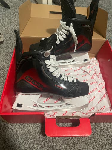 Black CCM JetSpeed FT890 Hockey Skates Regular Width 8 (Lightly used)