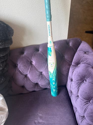 2026 Louisville Slugger Kryo Composiste Softball Bat (-11) 22 oz 33" (Used)