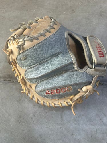 Wilson A2000 PF33 Superskin RH Catcher's Glove 33" (Used)