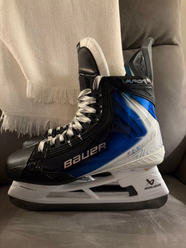 White/Blue 2025 Bauer Vapor Flylite Hockey Skates Regular Width Pro Stock 9 (New)