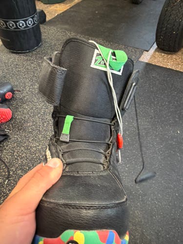 Size M 7.0 (W 8.0) Burton Zipline Snowboard Boots Soft Flex (Used)