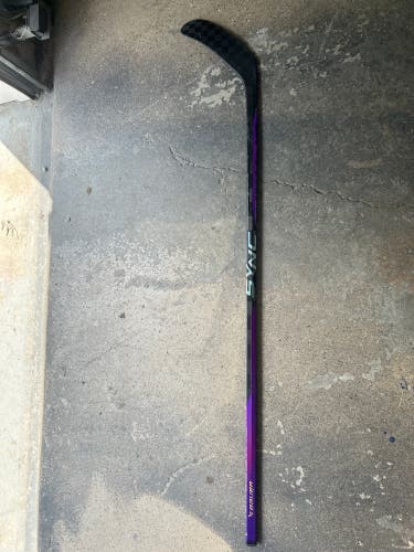 Junior Bauer Nexus Sync Right Handed Hockey Stick P28M 50 Flex (Used)